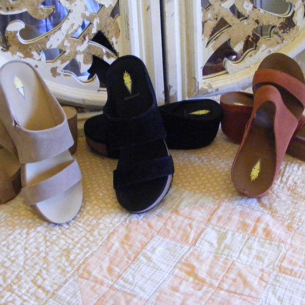 Volatile Shoes - Picture 2 of 2